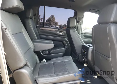 2022 Chevrolet Suburban C1500 Lt z USA, uszkodzony, nr VIN 1GNSCCKT1NR305591